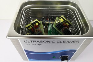 超聲波清洗機如何清洗電子元器件？超聲波清洗機在電子元器件清洗中的應(yīng)用技術(shù)